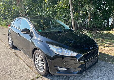 Ford Focus gebraucht kaufen Ford Focus 1,0 EcoBoost 92kW Business Edition Bus...