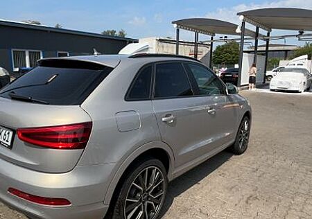 Audi Q3 2.0 TFSI S tronic quattro -