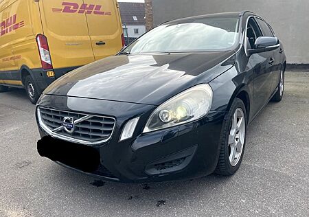 Volvo V60 Kombi Momentum| 2. HAND| BI-XENON| NAVI| PDC