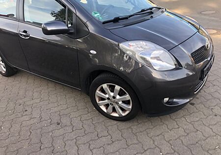 Toyota Yaris 1,3-l-VVT-i Team Team