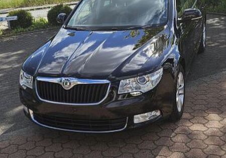 Skoda Superb 2.0 TDI Ambition Combi Ambition