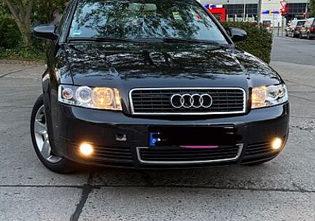 Audi A4 2.0 top Zustand fährt sauber