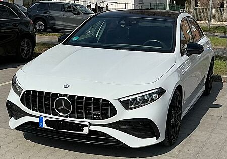 Mercedes-Benz A 35 AMG Mercedes-AMG A 35 4MATIC DCT Merced...