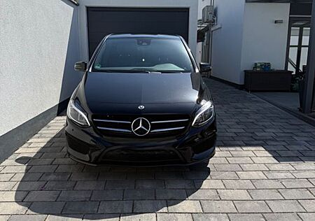 Mercedes-Benz B 200 d DCT - AMG Line Night Paket
