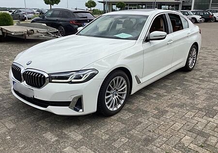 BMW 530d Lim HUD SHZv+h DrivingAssPro Glasdach