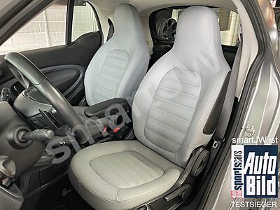 Smart BRABUS Leder grau Navi Kamera JBL Neuzustand