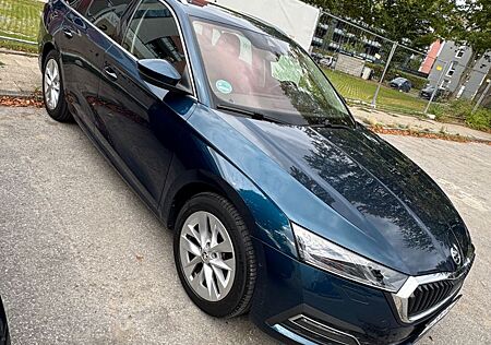 Skoda Octavia 2.0 TDI SCR 110kW DSG FIRST EDIT. CO...