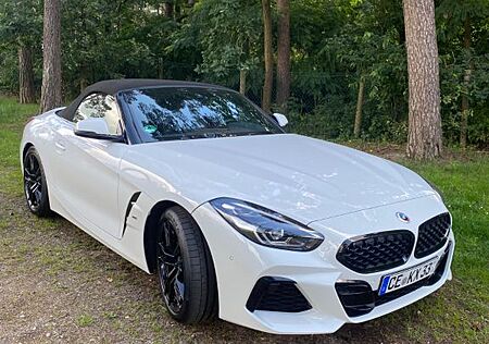 BMW Z4 sDrive 2,0 M Sport absolut neuwertig