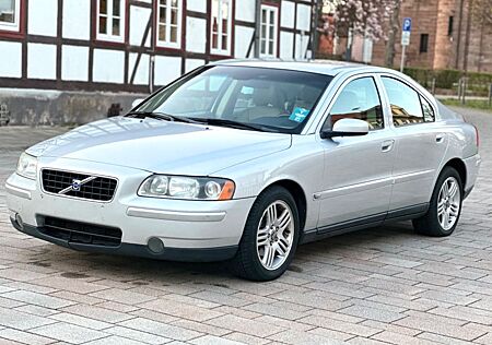 Volvo S60 Automatik 2.4 D Leder 1 Hand NAVI Parktronik