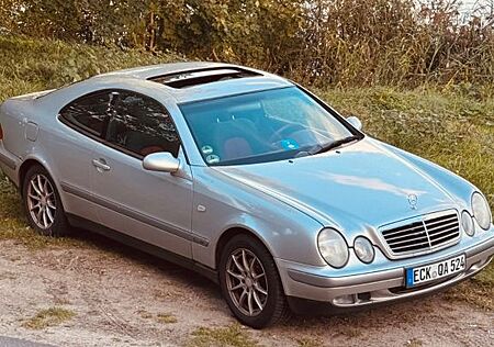 Mercedes-Benz CLK 200 Mercedes Benz Sport Rote Innenausstattu