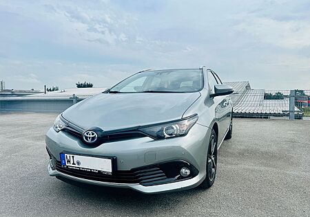 Toyota Auris Touring Sports Touring S. Hybrid 1,8