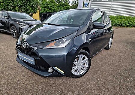 Toyota Aygo (X) -play Team D Navi/WKR