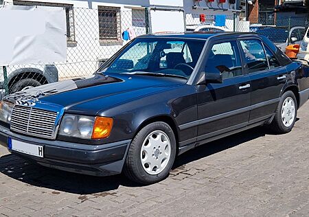 Mercedes-Benz 250 D Turbodiesel, Autom., 2. Hand, Klima, orig.
