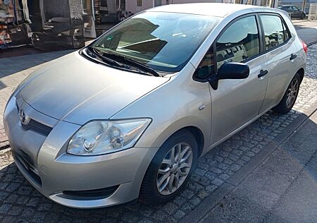 Toyota Auris 1.6-l-Dual-VVT-i