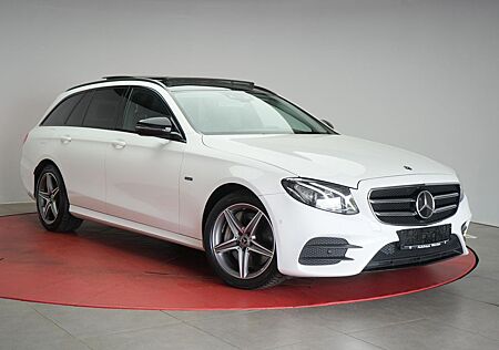 Mercedes-Benz E 300 de T 9G-Tronic Navi/Distronic/Kamera/Pano/