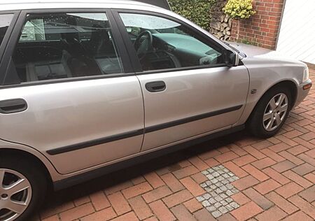 Volvo V40 1.9D -