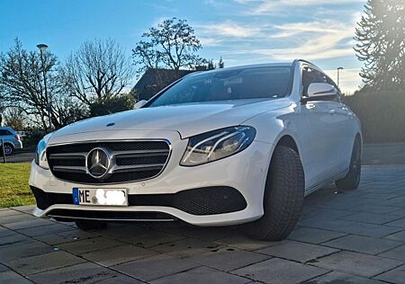 Mercedes-Benz E 220 d T Autom. -AHK