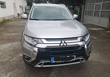 Mitsubishi Outlander 2.0 MIVEC Plus ClearTec CVT Plus