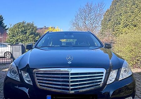 Mercedes-Benz E 200 CDI T BlueEFFICIENCY ELEGANCE ELEGANCE