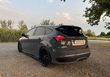 Ford Focus 2,0 EcoBoost ST Leder-Sport-Paket ST