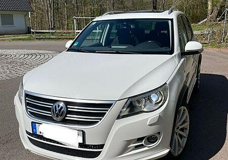 VW Tiguan Volkswagen / R-Line / Automatik / TÜV Neu / Klima
