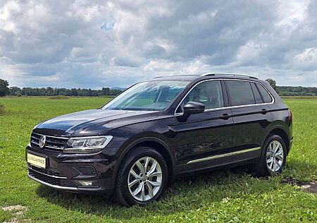 VW Tiguan Volkswagen Highline 4Motion / ALCANTARA / CARPLAY
