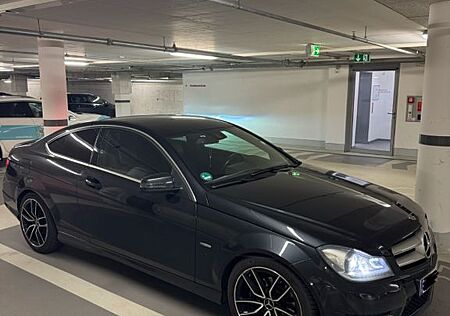 Mercedes-Benz C 180 Mercedes C Coupé AMG Packet