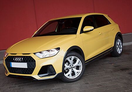 Audi A1 25 TFSI citycarver S-Line Innenausstattung