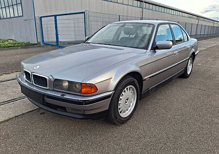 BMW 728i