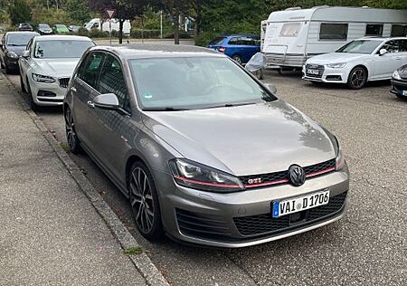 VW Golf Volkswagen 2.0 TSI GTI Performance Ambiente