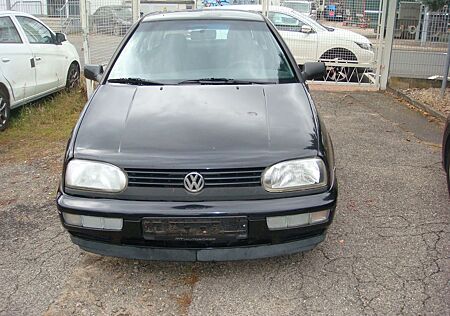 VW Golf Volkswagen 3 Lim. 1. 8 l * Klima *