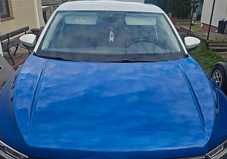 VW T-Roc Volkswagen 1.0 TSI -