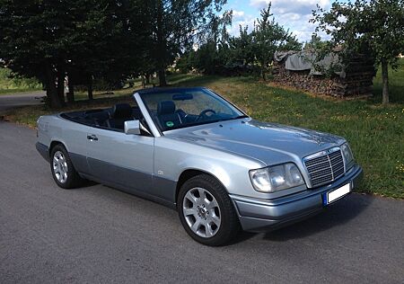 Mercedes-Benz E 220 Cabrio - Top Zustand
