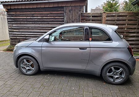 Fiat 500E "la Prima" Limousine 42 kWh La Prima