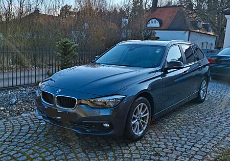 BMW 320i xDrive Touring -