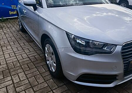 Audi A1 Sportback 1,6 TDI* 1 Hand