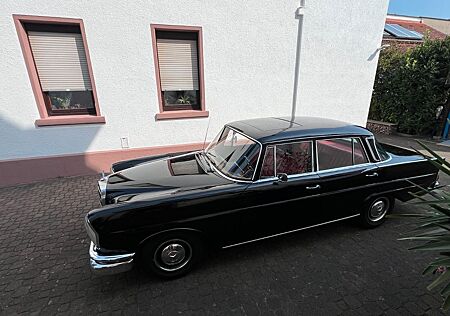 Mercedes-Benz 220 220Sb