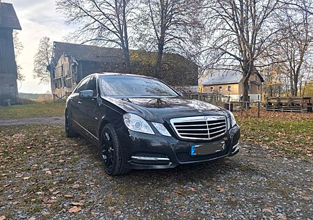 Mercedes-Benz E 300 CDI T BlueEFFICIENCY AVANTGARDE AVANTGARDE