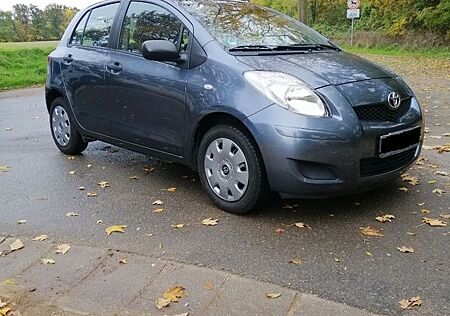 Toyota Yaris 1,0-l-VVT-i -