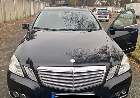 Mercedes-Benz E 250 CDI 4MATIC BlueEFFICIENCY Autom. -