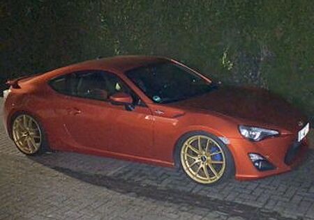 Toyota GT86 2,0-l-Boxermotor - 12-fach bereift