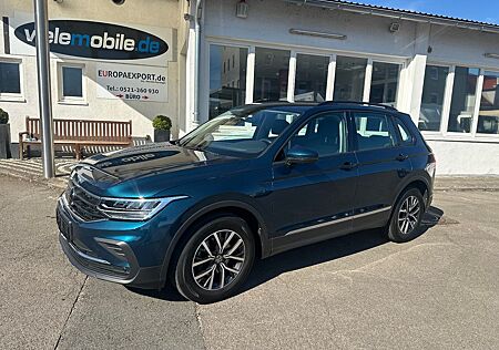 VW Tiguan Volkswagen Life 2.0 TDI DGS Rear View