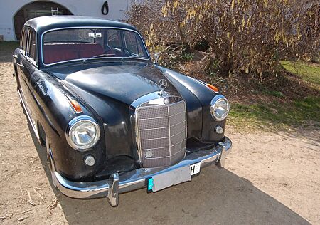 Mercedes-Benz 220