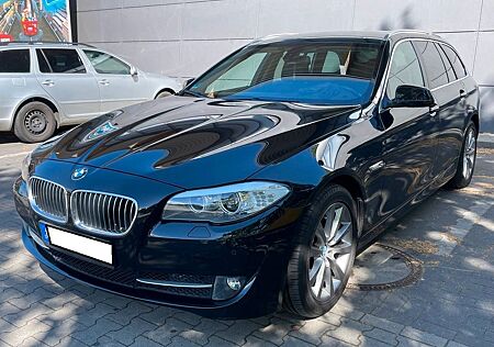 BMW 523i Touring (F11)