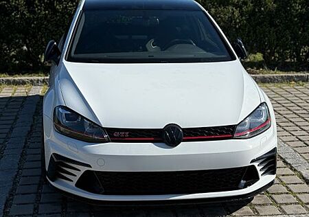 VW Golf Volkswagen 2.0 TSI DSG BMT GTI Clubsport GTI Clubsport