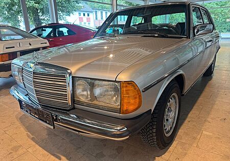 Mercedes-Benz 200 1.Hand rostfreier Top-Zustannd
