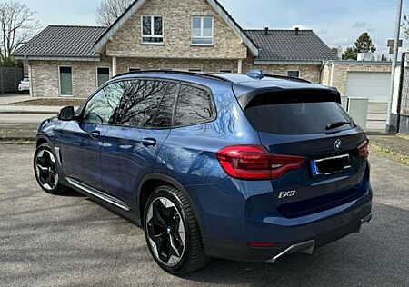 BMW iX3 IMPRESSIVE Garantie bis 2026 PANO Leder HeUp