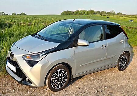 Toyota Aygo (X) Aygo (X) 1,0-l-VVT-i x-clusiv x-shift x-clusiv