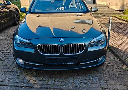 BMW 530d xDrive -Lückenlos Scheckheftgepflegt