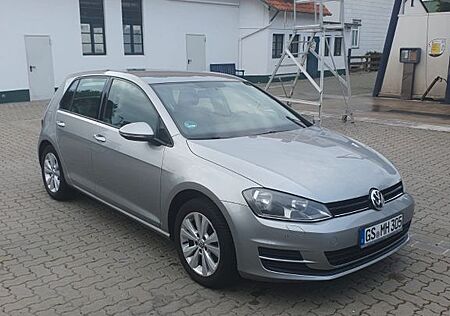 VW Golf Volkswagen VII 1.4 TSI comfortline. 122 PS. SHZ.